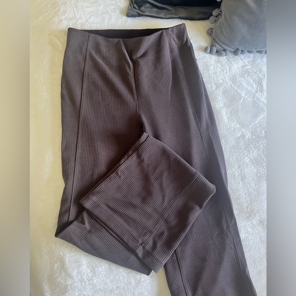Lululemon Ribbed Softstreme Flared Pant Regular Size 4